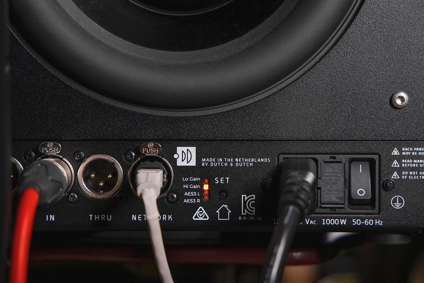 Dutch & Dutch 8c Studio Black Baffle / Studio view 5