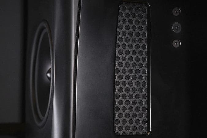 Dutch & Dutch 8c Studio Black Baffle / Studio view 6